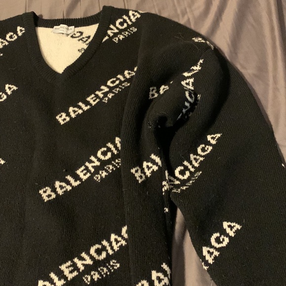 100% Authentic BALENCIAGA Virgin Wool Graphic Print Sweater - Picture 7 of 12